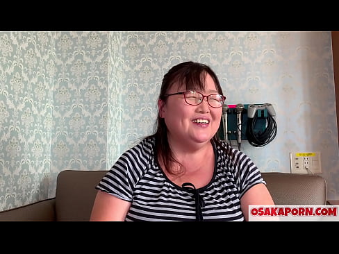 ❤️ Feit japönsk mamma sýnir risastóra brjósta sína og hefur gaman af kynlífsleikfangi. 51 árs gömul asísk móðir talar um kynlífsreynslu sína. Yukiko 1 OSAKAPORN feitur milf Frábært klám hjá okkur